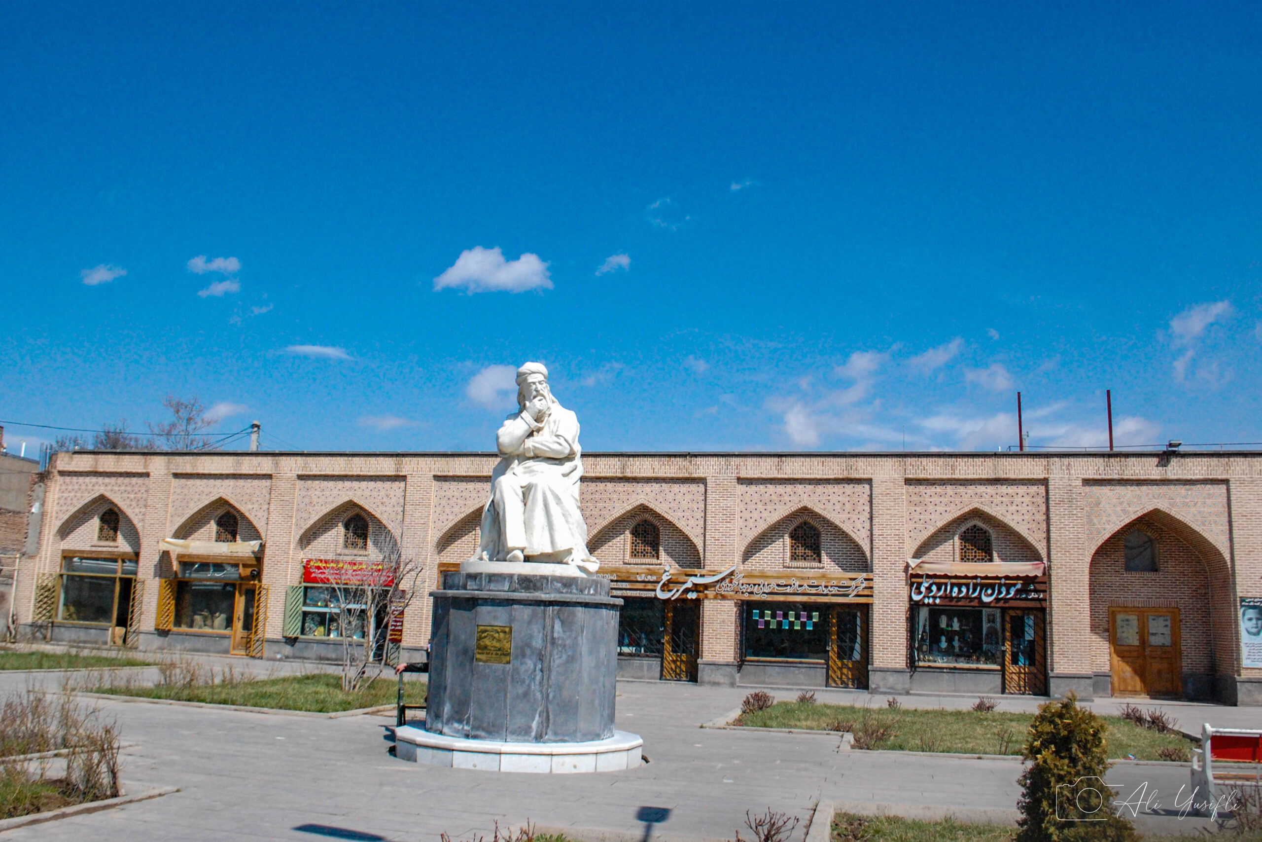 Statue of Sheikh Safi al-Din Ardabili